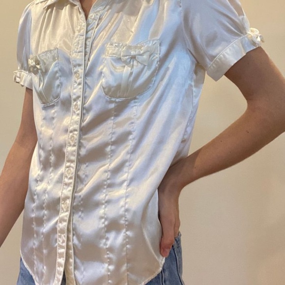 Vintage satin feel button up blouse - Picture 2 of 4